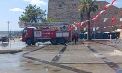Sinop meydanı bayrama hazırlanıyor