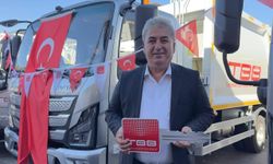 İlçe belediyesine yeni çöp kamyonı hibe edildi