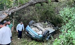 Devrilen otomobilde 1 kişi öldü, 1 kişi yaralandı