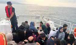 İzmir açıklarında 81 düzensiz göçmen yakalandı