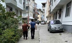 Kayıp yaşlıyı evine götürdü