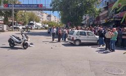 Otomobil ile motosiklet çarpıştı
