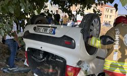Otomobil tarlaya uçtu: 2 yaralı