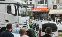 Tır ile ticari aracın çarpıştığı kaza korkuttu