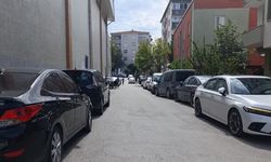 Sinop’ta dar kaldırımlar ve araç işgali tehlike saçıyor!