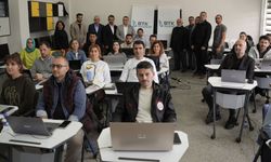 Sinop’ta eğitimcilere Yapay Zekâ ve Dijital Dönüşüm eğitimi