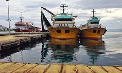 Sinop'ta balıkçılar fırtına uyarısı sonrası limana sığındı