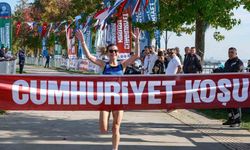 16 ülkeden sporcu Cumhuriyet için koştu