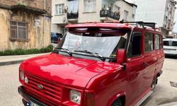 Aracını ‘Çiçek Abbas’ minibüsüne benzetti