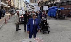 Görme engellilerden farkındalık yürüyüşü
