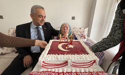 Cumhuriyet ile yaşıt Nazife ninenin bayram sevinci