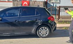 Park halindeki araca çarpıp uzaklaştı