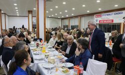 Öğretmenler akşam yemeğinde bir araya geldi