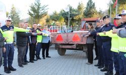 Sinop'ta çiftçilere reflektör dağıtımı yapıldı