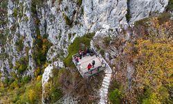 Kastamonu'da cam seyir terasında sonbahar güzelliği