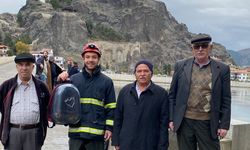 Kızılırmak'a düşen kedi itfaiye tarafından kurtarıldı