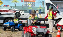 Miniklere uygulamalı trafik eğitimi verildi