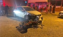 Otomobil ile motosikletin çarpıştığı kazada bir kişi yaralandı
