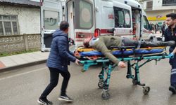 Otomobille çarpışan motosikletin sürücüsü yaralandı