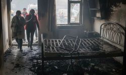 Elektrikli battaniye evi yaktı: 4 kişi dumandan etkilendi