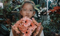 Esnaf ve vatandaşlar öğretmenler için kamera karşısında