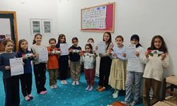 Sinoplu çocuklar Gazze’deki akranlarına mektup yazdı