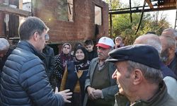 Yaşlı çiftin yanan evi el birliğiyle inşa edilecek