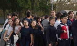 Yürüyüşü ile fenomen olan öğretmene sürpriz yaptılar