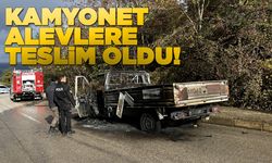 Sinop’ta seyir halindeki kamyonet alev aldı