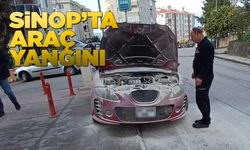 Sinop’ta seyir halindeki araçta yangın paniği