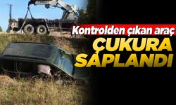 Kontrolden çıkan araç devrildi