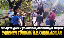 Sinop’ta minik yüreklerden jandarmaya sürpriz