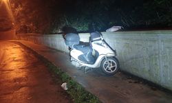 Kaygan yolda düşen kurye yaralandı