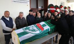 Silahlı saldırıda ölen genç futbolcu toprağa verildi