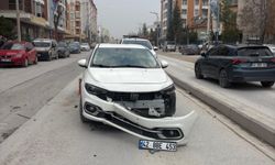 Otomobil ile motosiklet çarpıştı: 1 yaralı