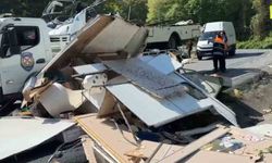 Bariyerlere çarpan karavan paramparça oldu: 1 ölü
