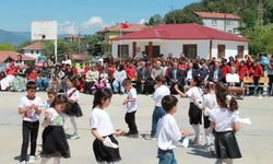 Boyabat'ta Halk Oyunları ve Ebru Sergisi heyecanı