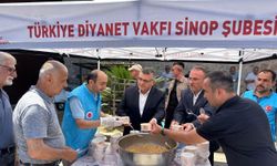 Vali Özarslan vatandaşa aşure ikram etti!