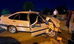 İki otomobilin çarpıştığı kazada 6 kişi yaralandı