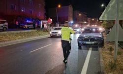 Otomobil minibüse çarptı: 3 yaralı