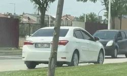 Ters şeritten giden araç trafiği felç etti