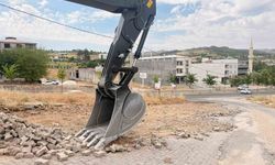 Yol yapımı gecikti, başkan özür diledi