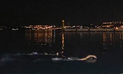 Sinop'ta akşam denize girip serinlediler