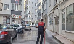 İtfaiye ekibinden sokak temizliği