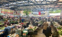 Sinop'ta halk pazarında yoğunluk yaşandı