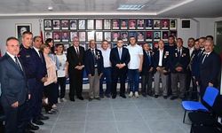 Vali Özarslan, Şehit ve Gazi Aileleri Derneği'ni ziyaret etti