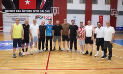 Bağımlılıkla mücadele için voleybol maçı yapıldı