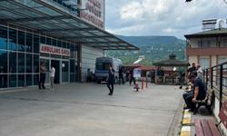 Makinenin çarptığı taşın sekerek isabet ettiği kadın öldü