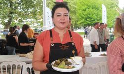 Zeytinyağlı fındık yaprağı sarması festivalde dikkat çekti