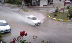 Güzelkent Kavşağı'nda yağmur sonrası su birikintisi tepkisi